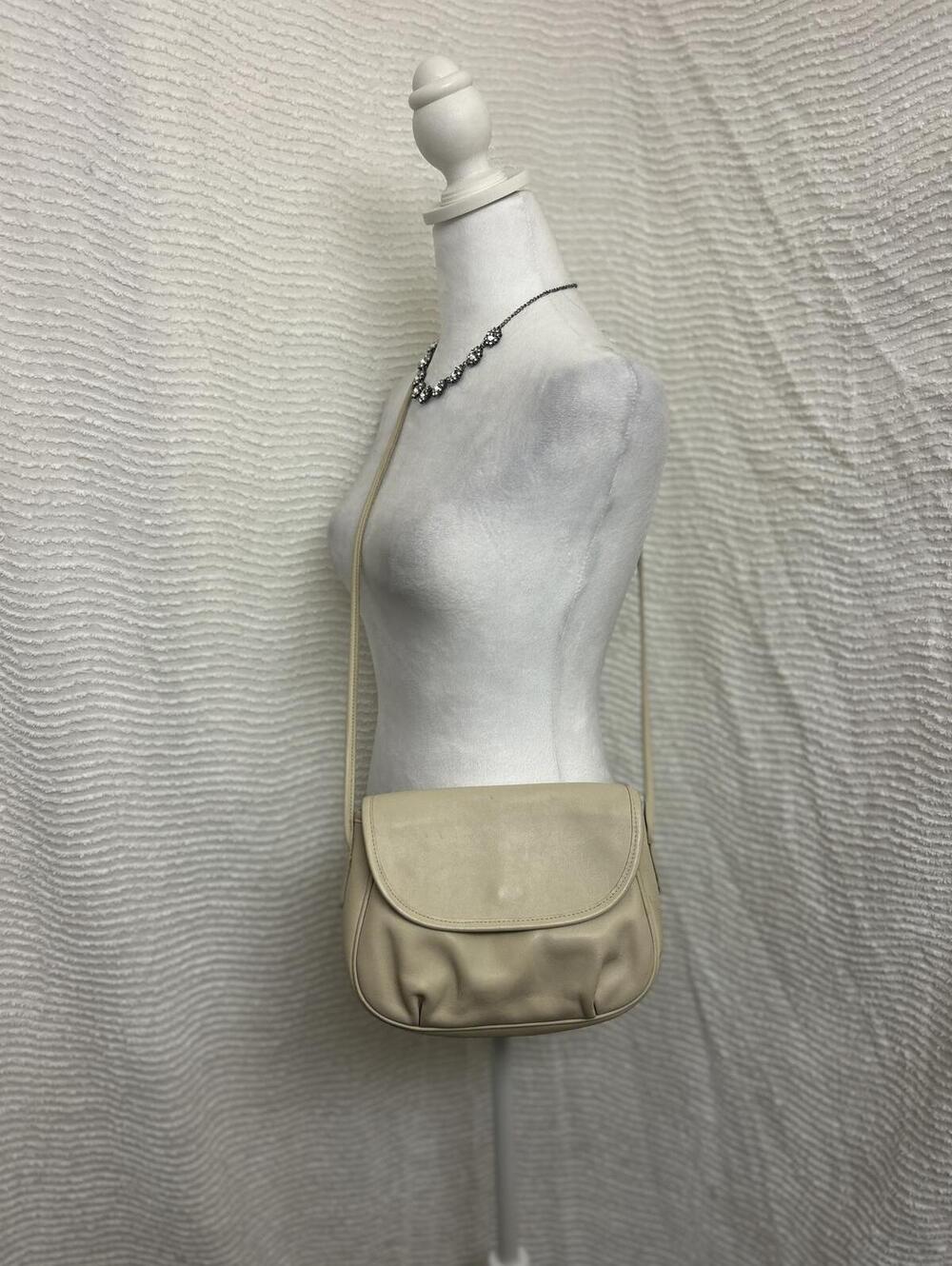 Coach Vintage Leather Crossbody Bag Tan Soft Minimalist Y2K
